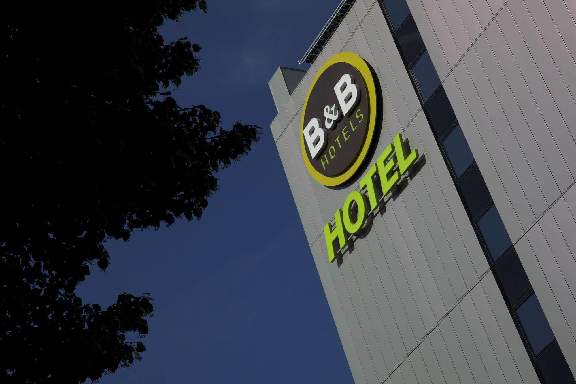B&B Hotel Paris Porte Des Lilas Εξωτερικό φωτογραφία