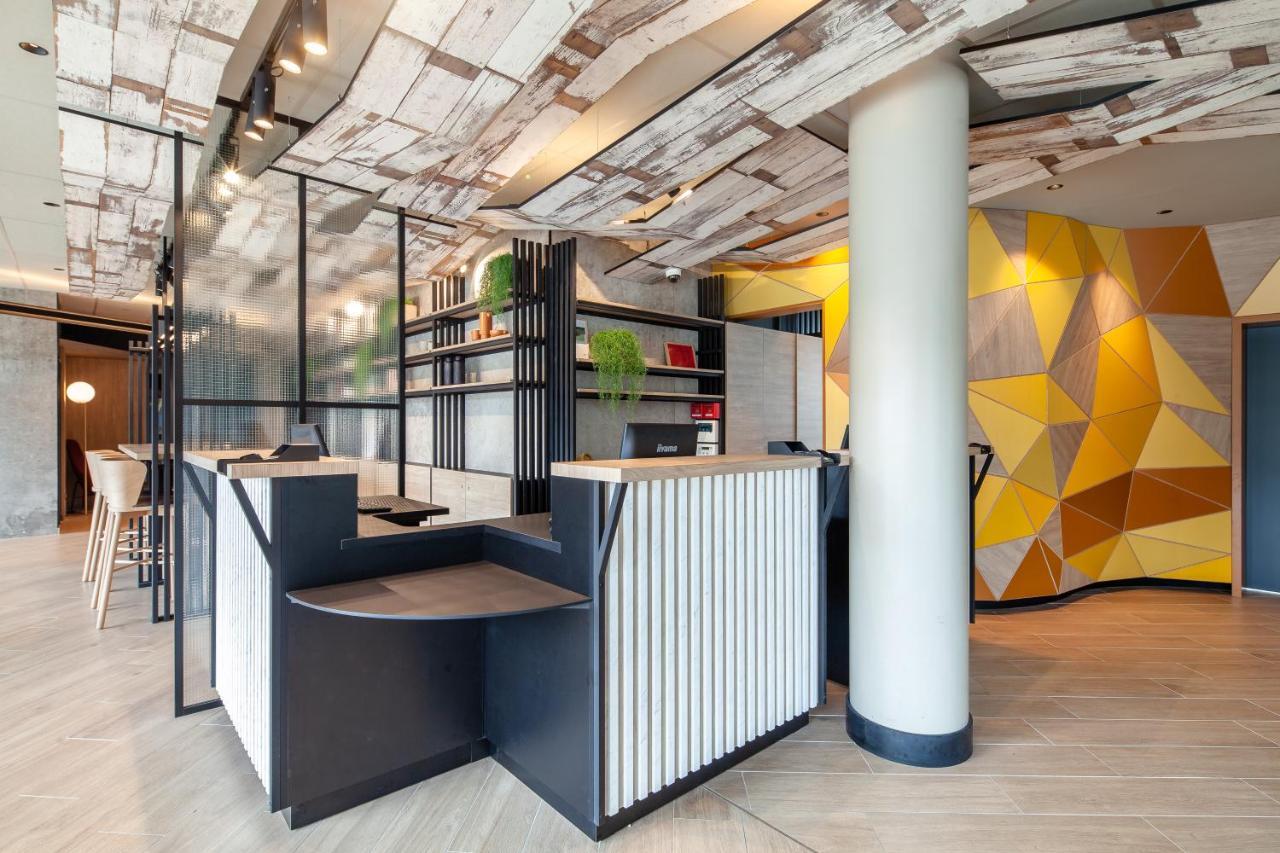 B&B Hotel Paris Porte Des Lilas Εξωτερικό φωτογραφία